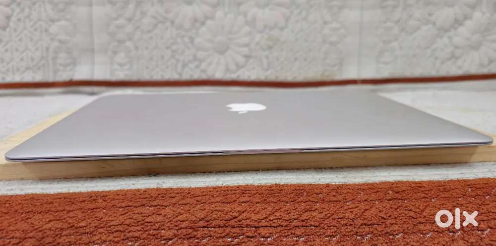 MacBook Air A1369 ( Model 2011)