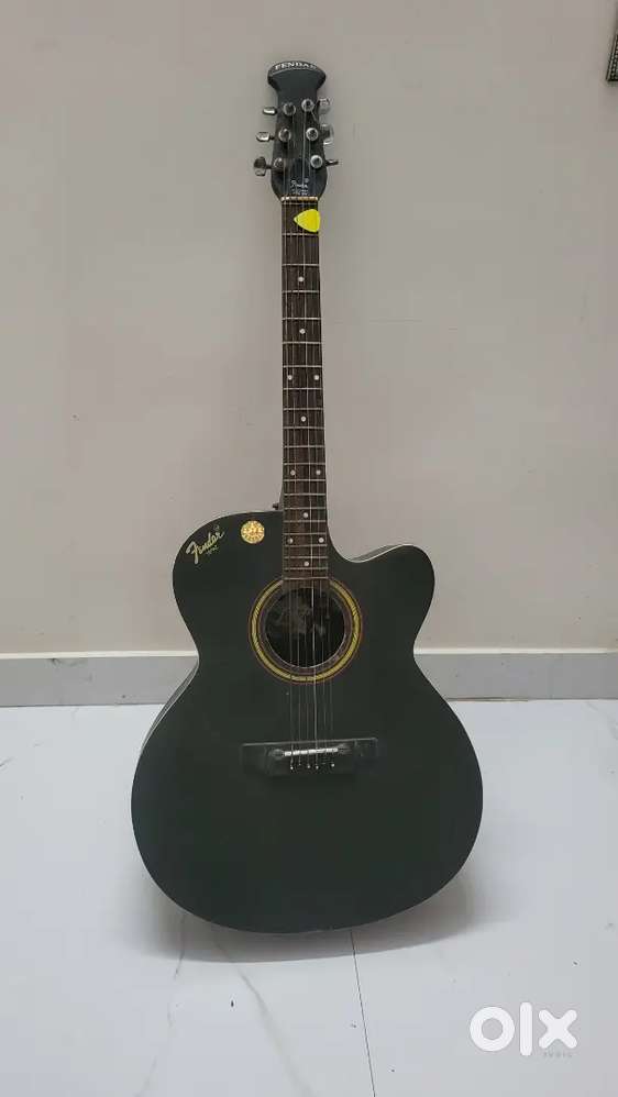 Guitar with Bag and extra String