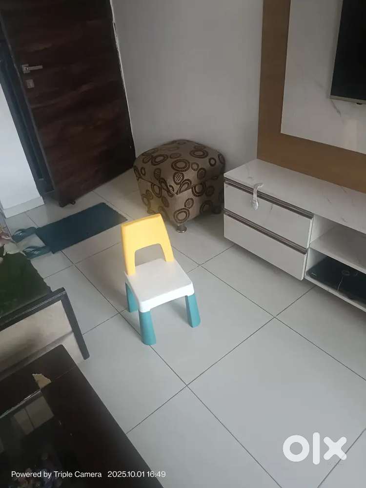 5 seater sofa with 2 stool and table
