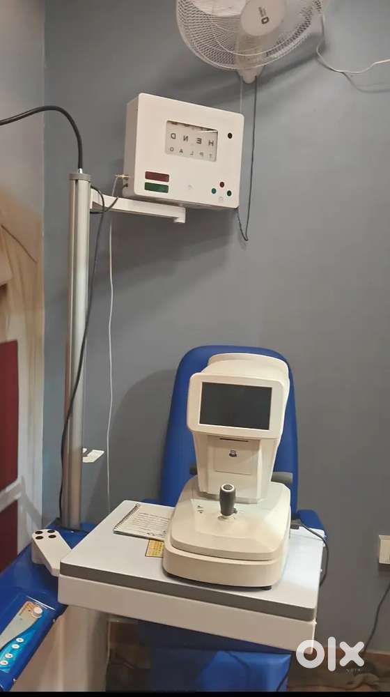 Auto refractometer, lensometer for sale - 1 year old