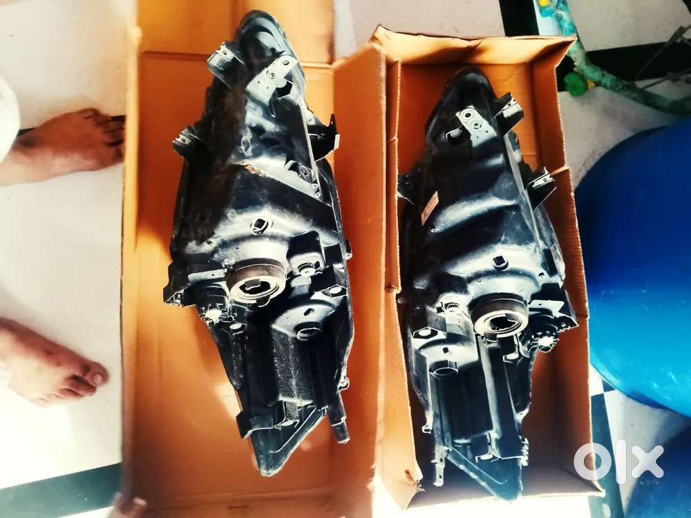 Ertiga front light good condition