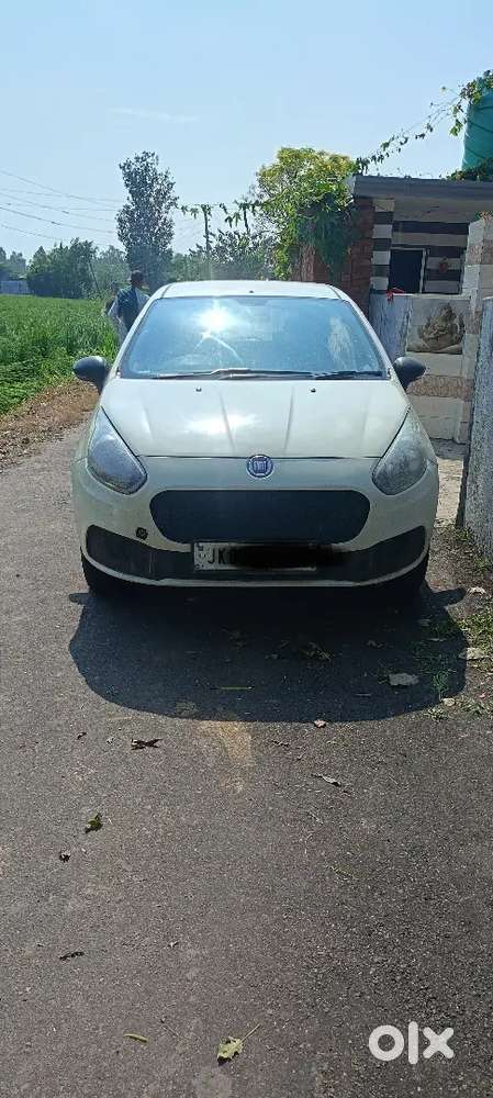 Fiat Punto EVO 2015 Diesel 105000 Km Driven