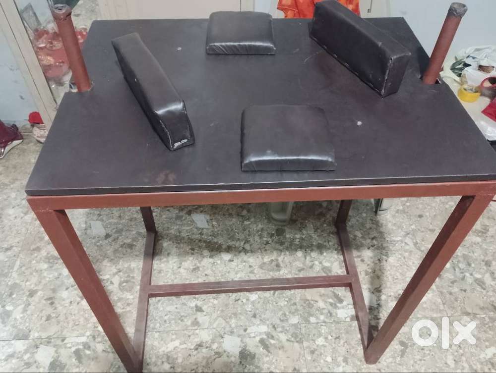 arm wretling table