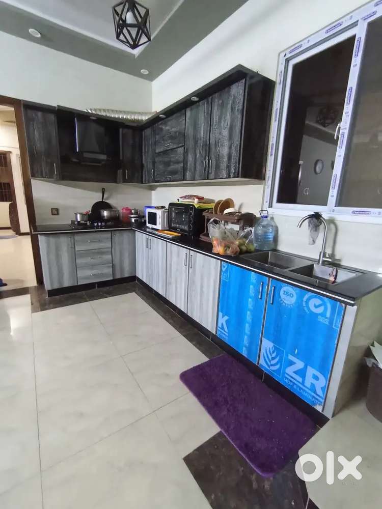 2 room set attached bathroom kichan posh locality