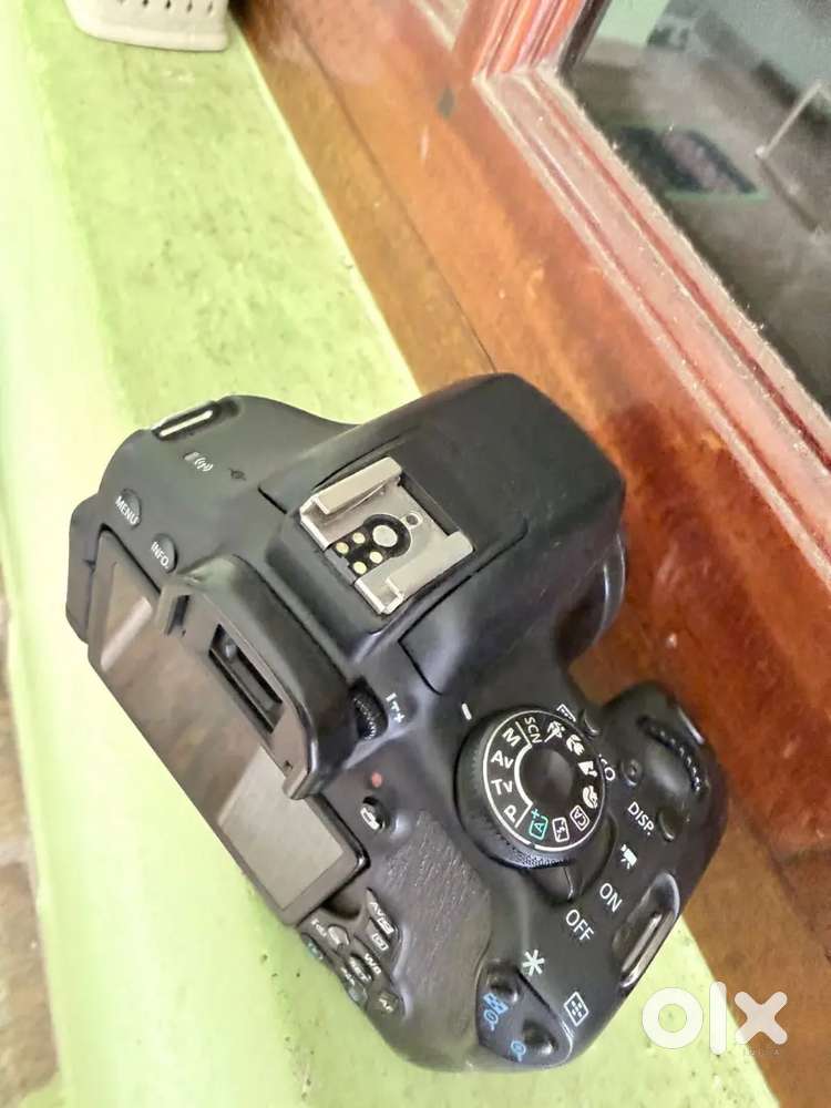 Cannon 75D with prime lens and amount will be negotiate