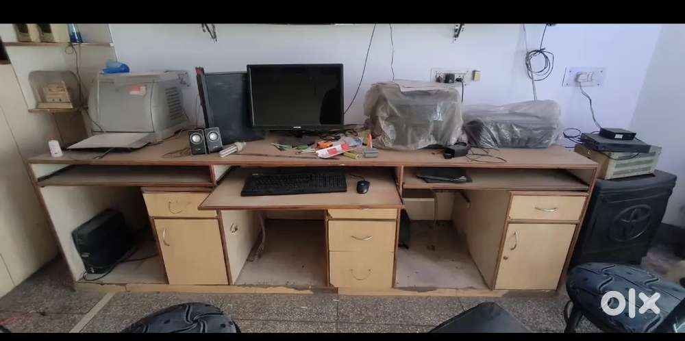 Big office computer table for 3 computer 9'x2.5'x2.5'