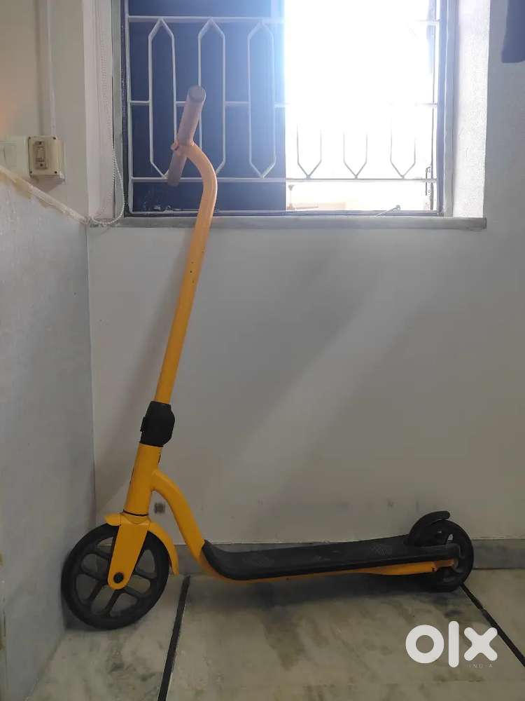 Scooter toy