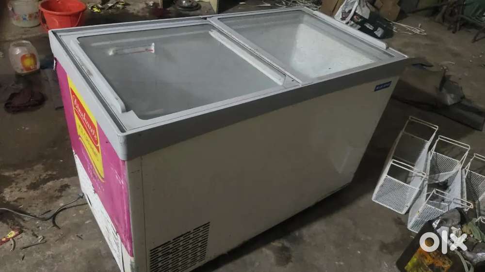 Blue star D fridge 400l