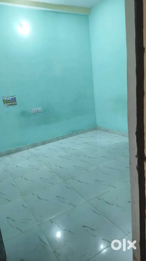 7 rooms with 3 bathroom available for hostel