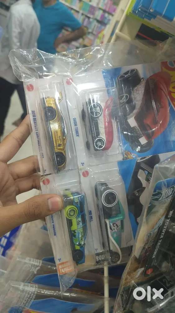 *Hotwheels * pack of 4 for 1000 rs