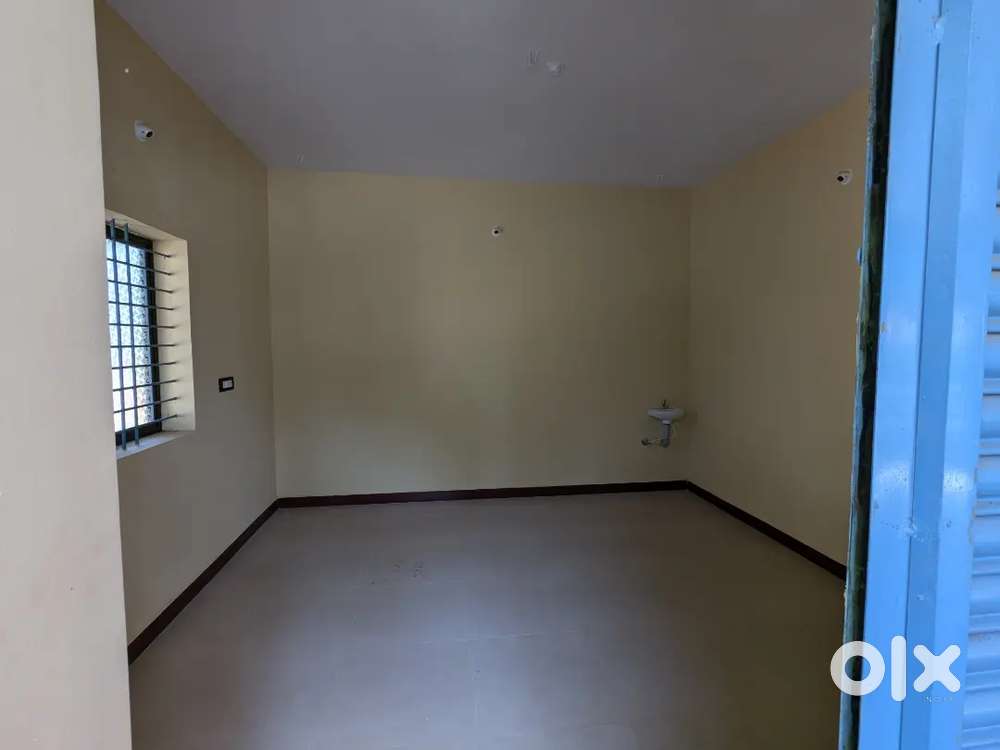 Multiple shops for rent