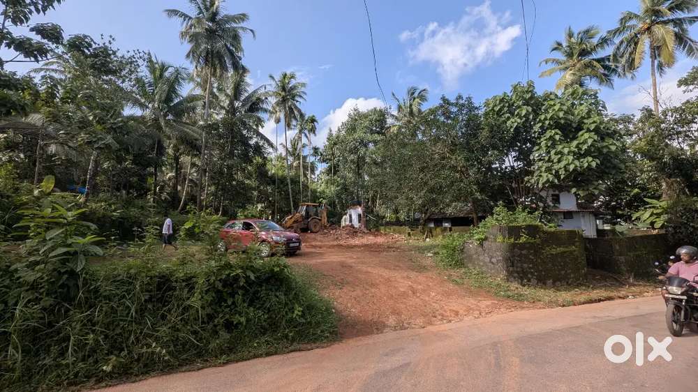 28 cent tar road frontage plot with house for rent