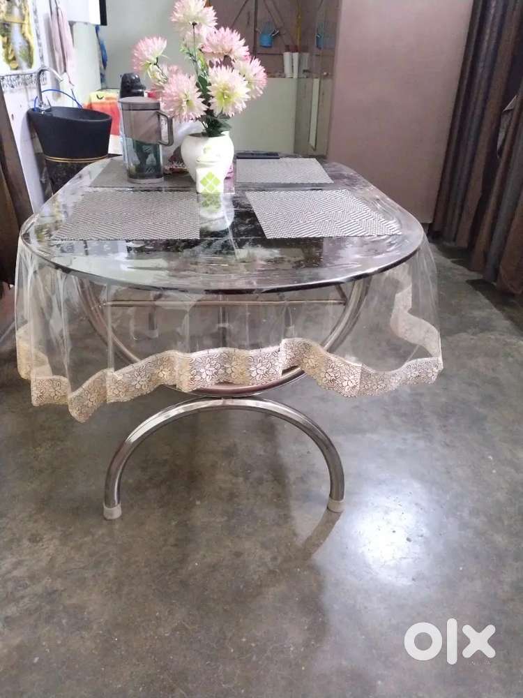 Dinning table for sell