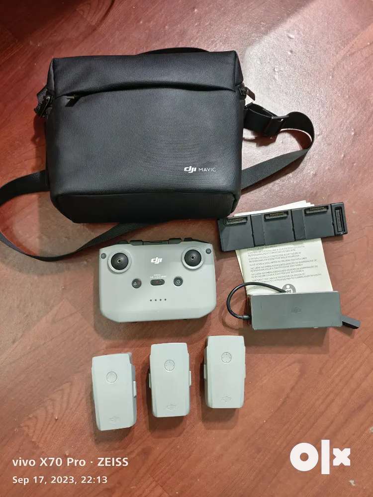 DJI air2S accessories  new condition 3 battery air2 or air2s