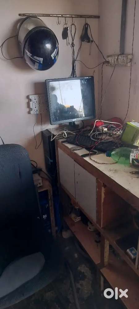 Good condition Piloter machine and computer  taping ka full saman he