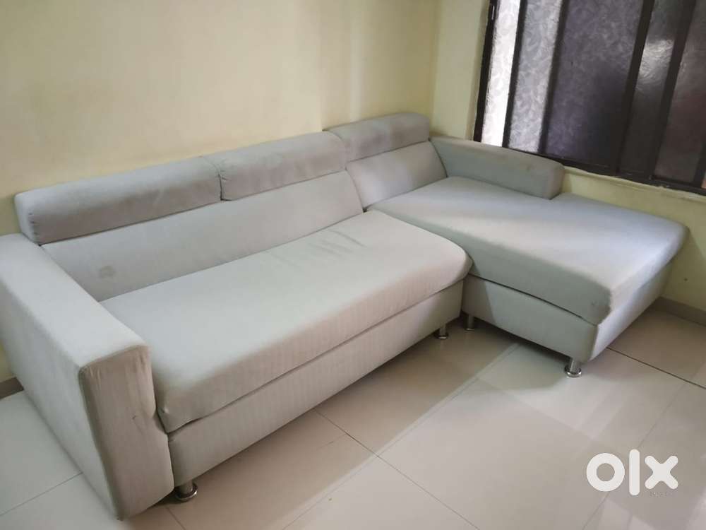 Lshape sofa in excellent conditions
