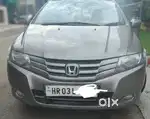 Honda City V exclusive  passing till 2030 nov top model