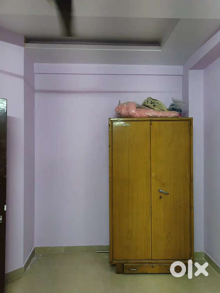 Independent flat only for girls
