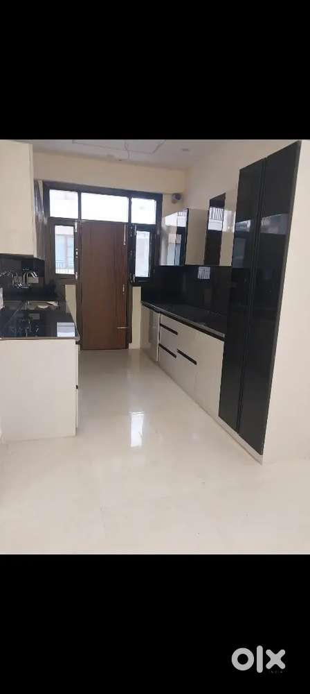 3bhk Flat For RENT 1ST FLOOR GATED SOCIETY PARK FACING