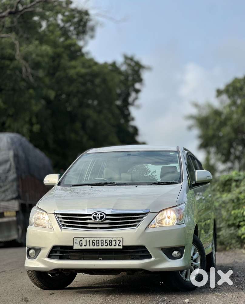 Toyota Innova 2009-2011 2.0 VX 8 STR BSIV, 2012, Diesel