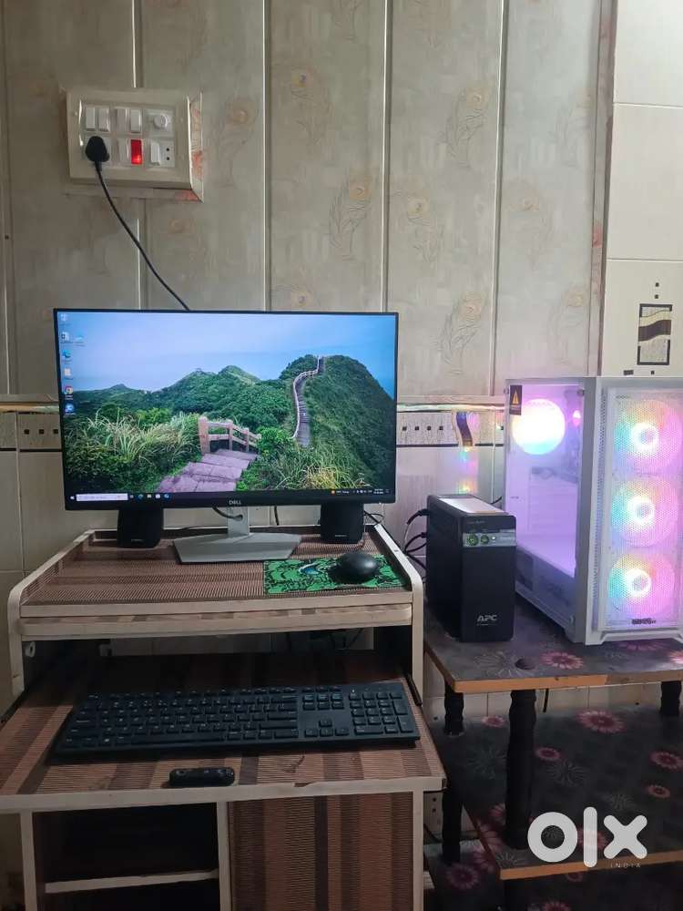 Dell 27inch moniter with pc keyboard with sound All computer set
