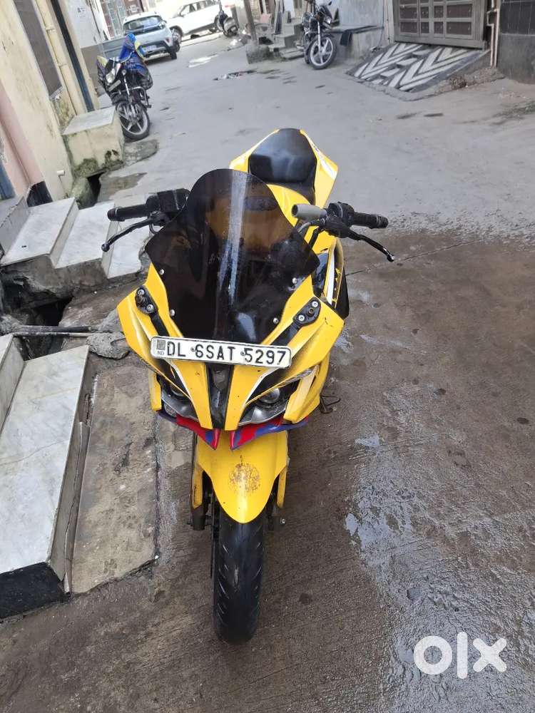 Bajaj pulsar 200