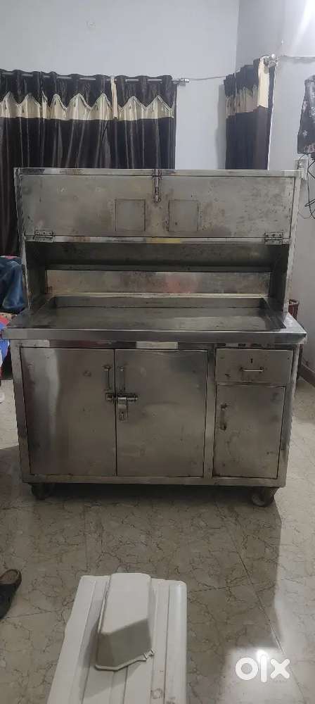 Steel display counter