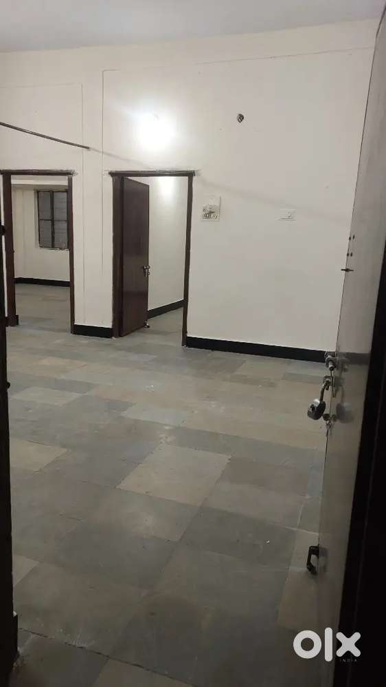 2bhk ground floor at, no attached bathrooms Chaderghat Muslim hospital
