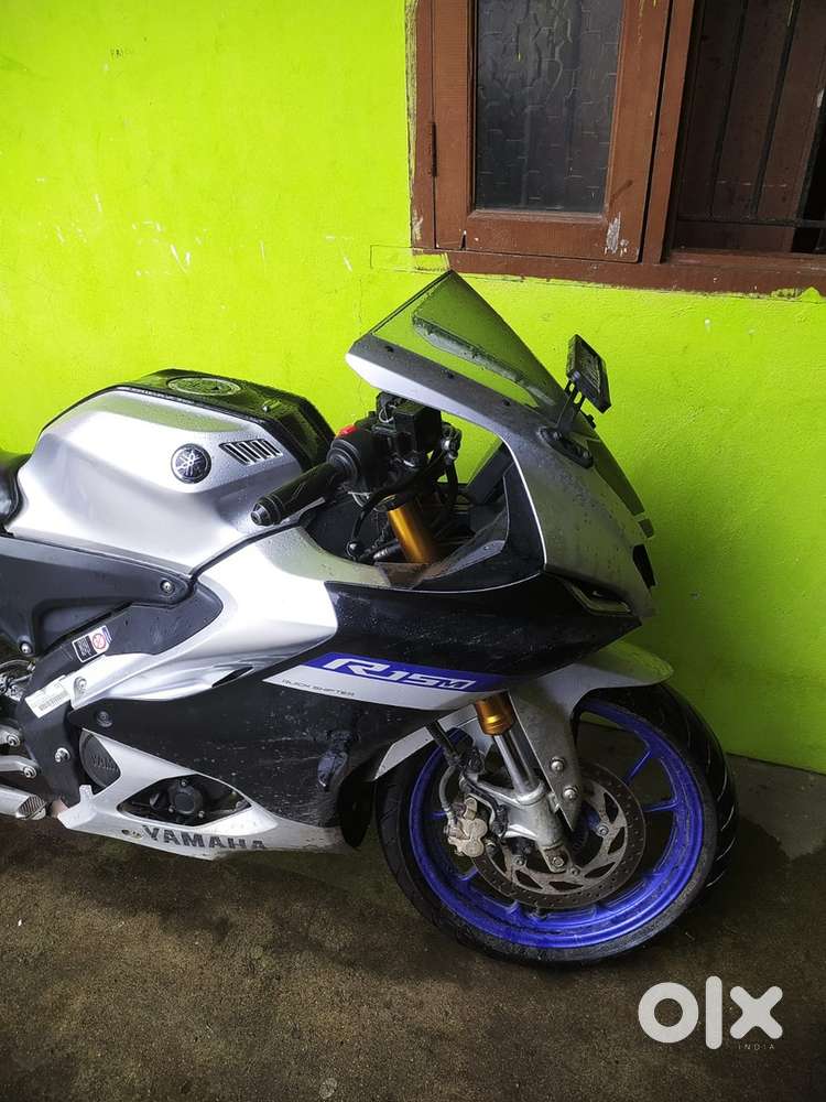 R15 v4 M with showroom condition