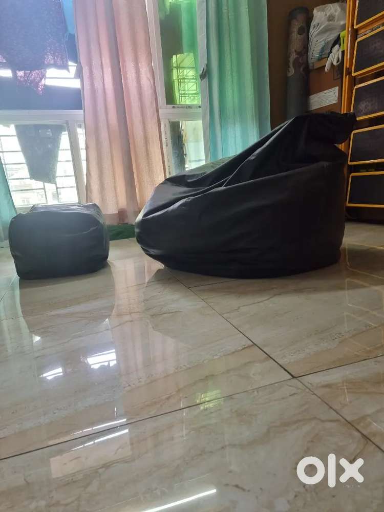 Bean bag with leg rest