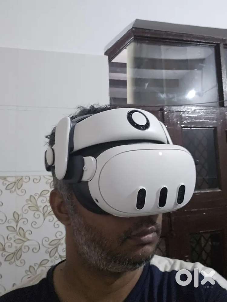 Meta quest 3 1 yr old + accesories