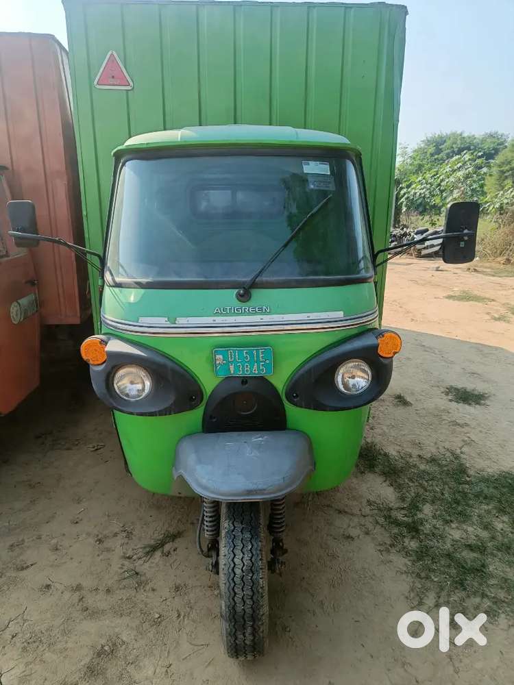 Driver job delhi Room Free 3 wheeler auto Driver porter delivery job