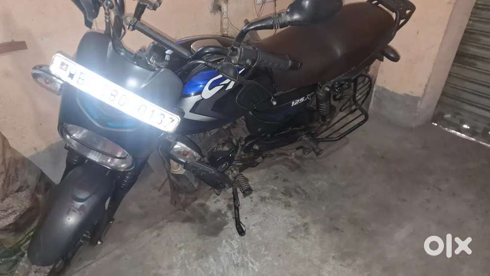 Bajaj ct 125x black and blue