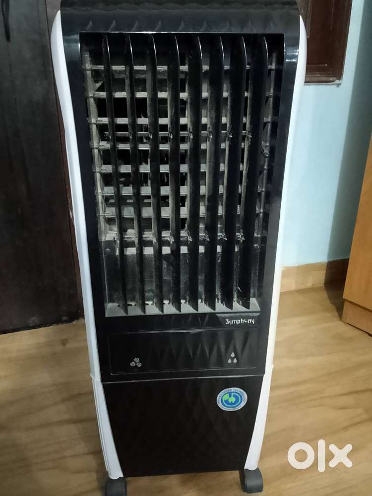 Symphony Diet 3D 20i cooler with digital screen and remote