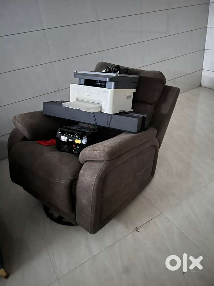 Recliner sofa very good condition