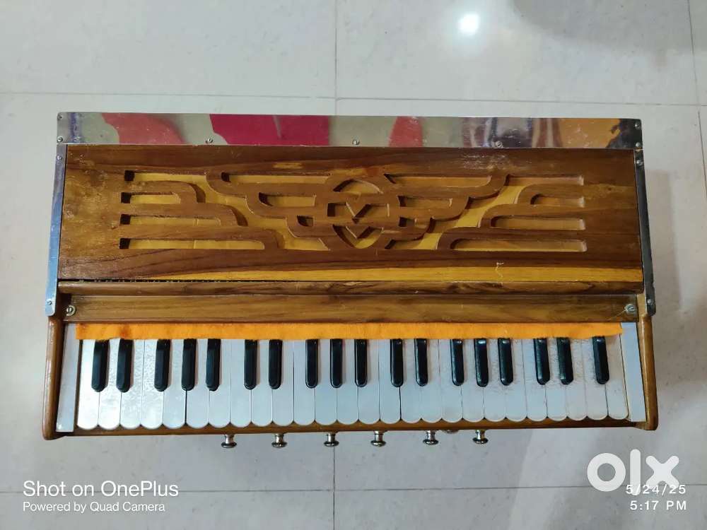 3 line Harmonium