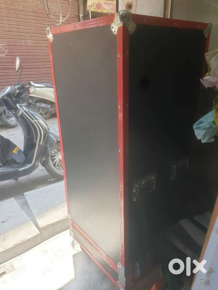 My new dj setup  4 top 2 pop base 1500 wat 1500 wat  I nead money so