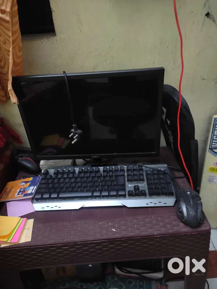 Computer with set