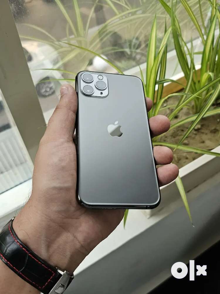 Apple iPhone 11 pro midnight grey 64gb scratchess