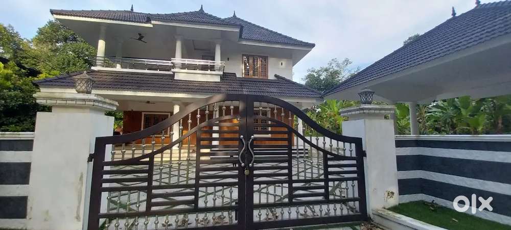 New Commercial and Residentional Building for sale Kottayam Mannanam