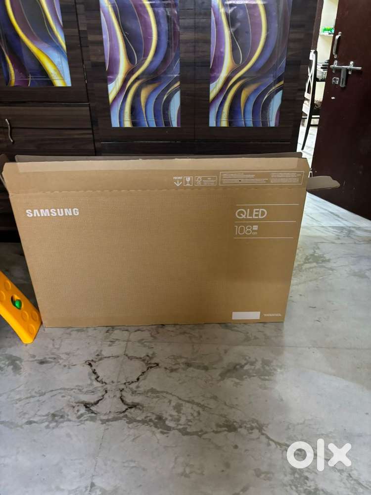 Samsung 43 inches Qled smart tv
