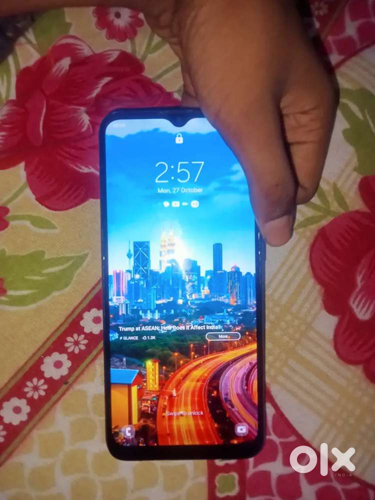 4GB ram and +2Gb and 64GBROM