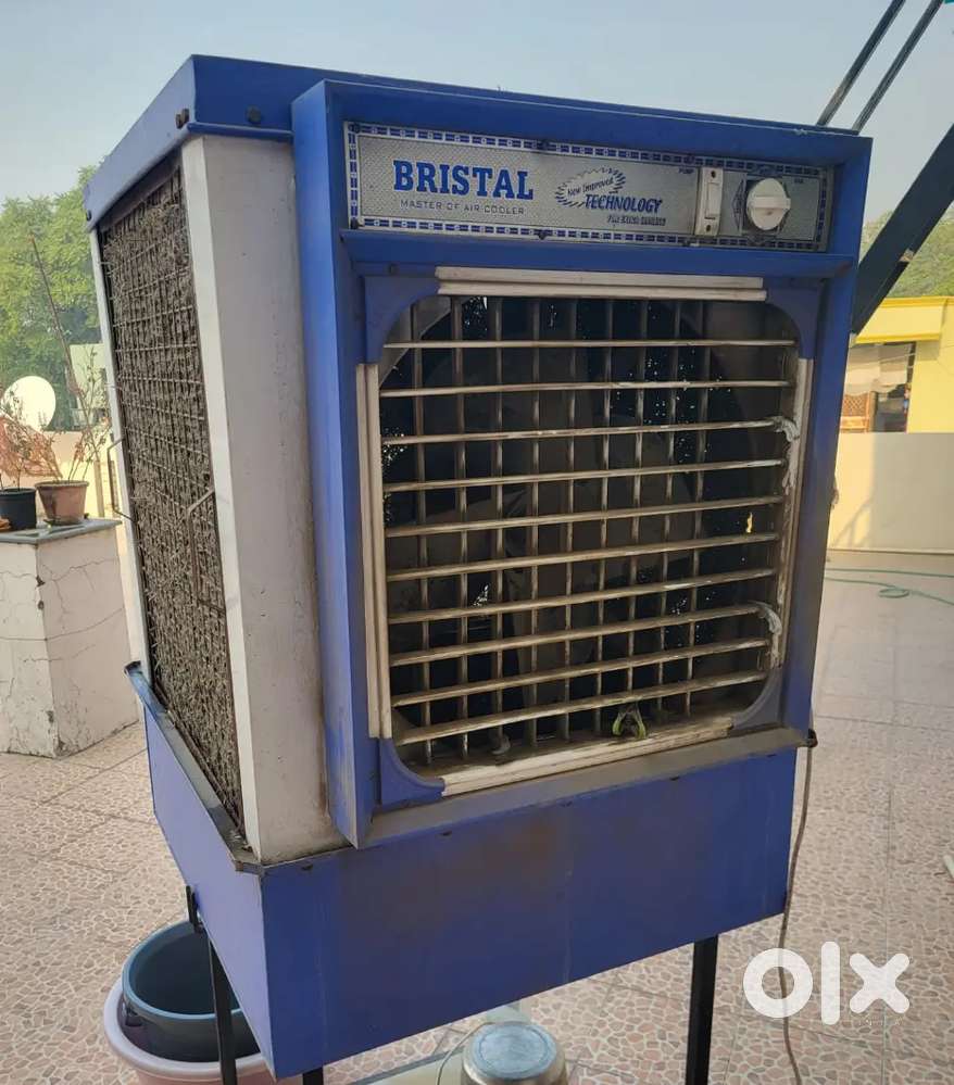 Cooler in a very good condition with stand