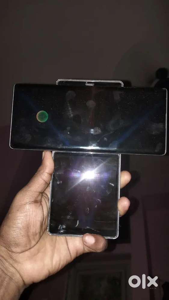 Lg wing 8/128 5g dual screen, automatic inbuild gimbble phone.