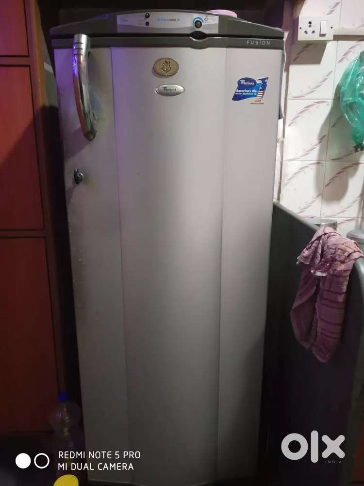 Well maintained whirpool fridge