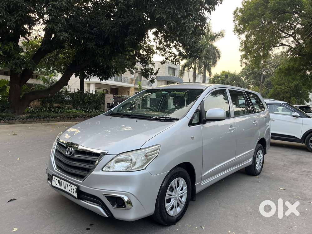 Toyota Innova 2.5 G (Diesel) 8 Seater BS IV, 2014, Diesel