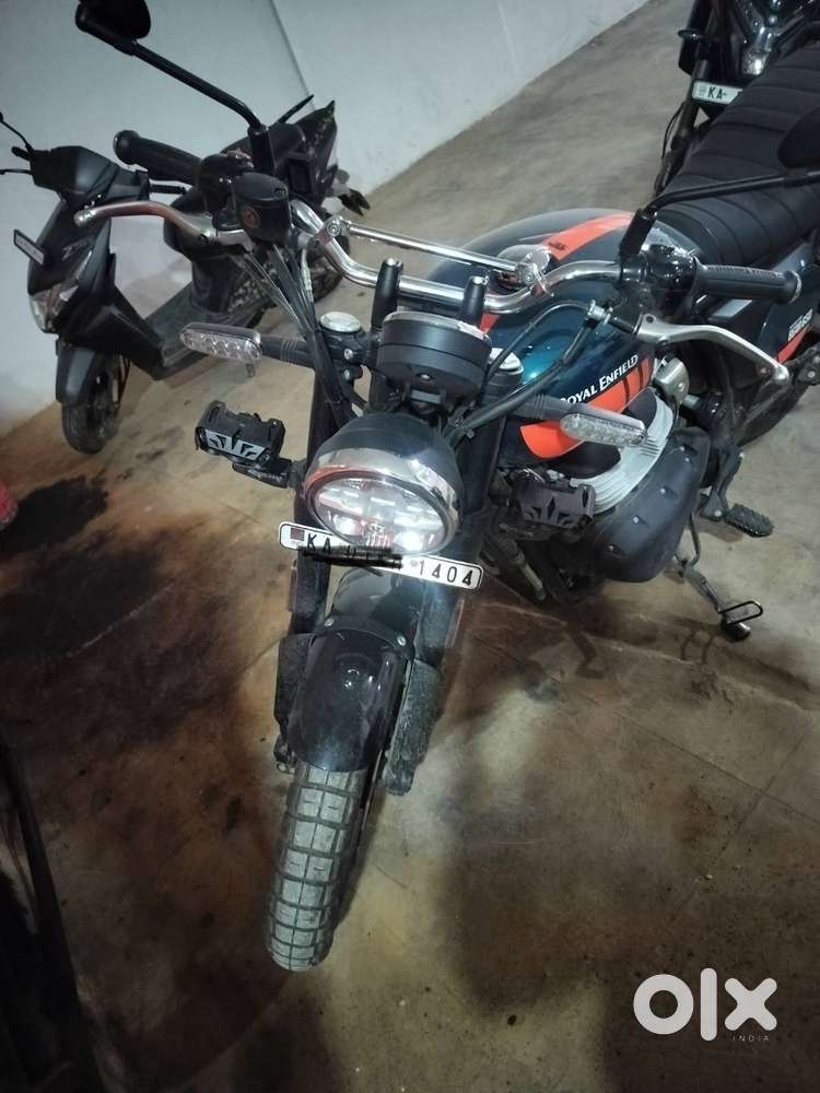 Brand new bike 3000 km driven no scratches no accident showroom condit