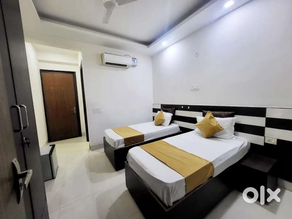 Luxurious PG On Sohna Road, JMD,IRIS,Vipul,Spinny, Capgemini, Hero,ILD