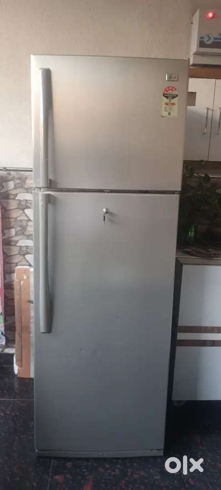 Refrigerator lg