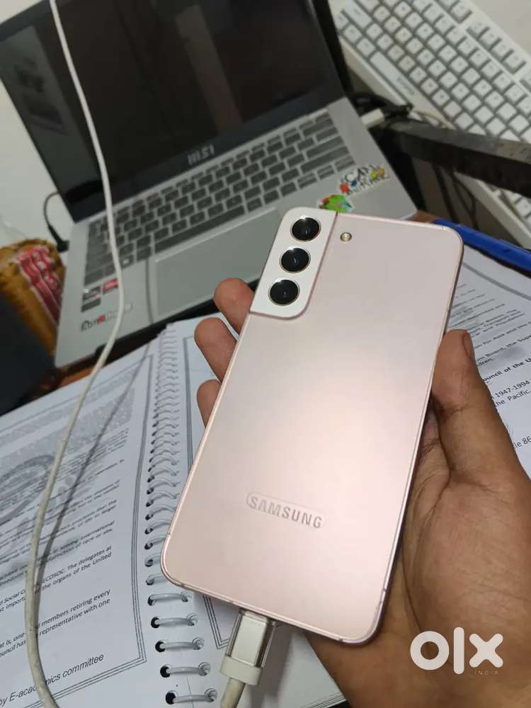 S22 5g. Snapdragon varient.